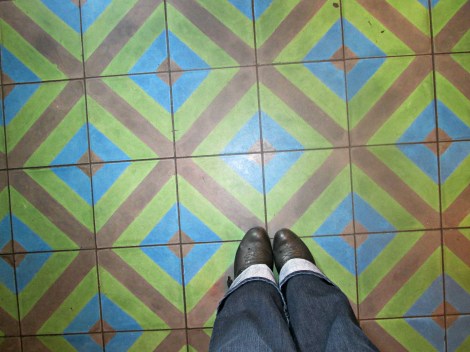 A tiny bit over a year ago, I went to my Sister-In-Law's Hen Party in Bristol.  Stop #1: Cocktail Making Lessons and lunch at Jamie Oliver's Restaurant.  This three story (!) restaurant had amazing tiles. Bristol, England. June, 2013.